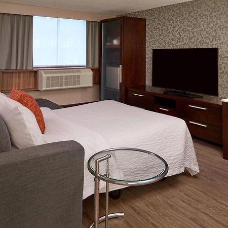Fairfield Inn By Marriott Montreal Downtown Exterior foto
