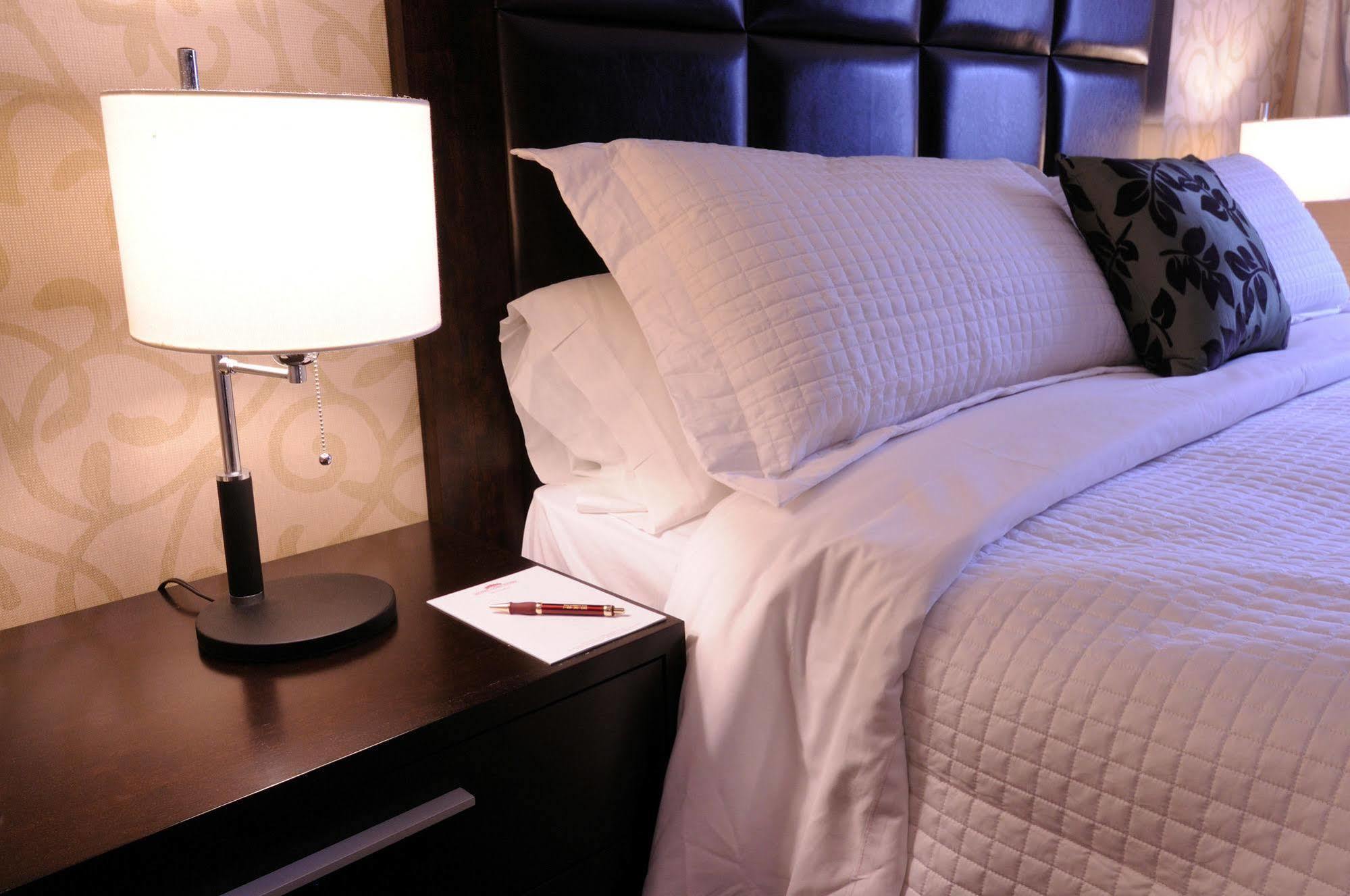 Fairfield Inn By Marriott Montreal Downtown Exterior foto