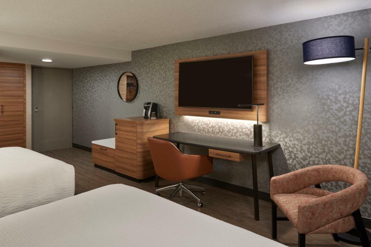 Fairfield Inn By Marriott Montreal Downtown Exterior foto
