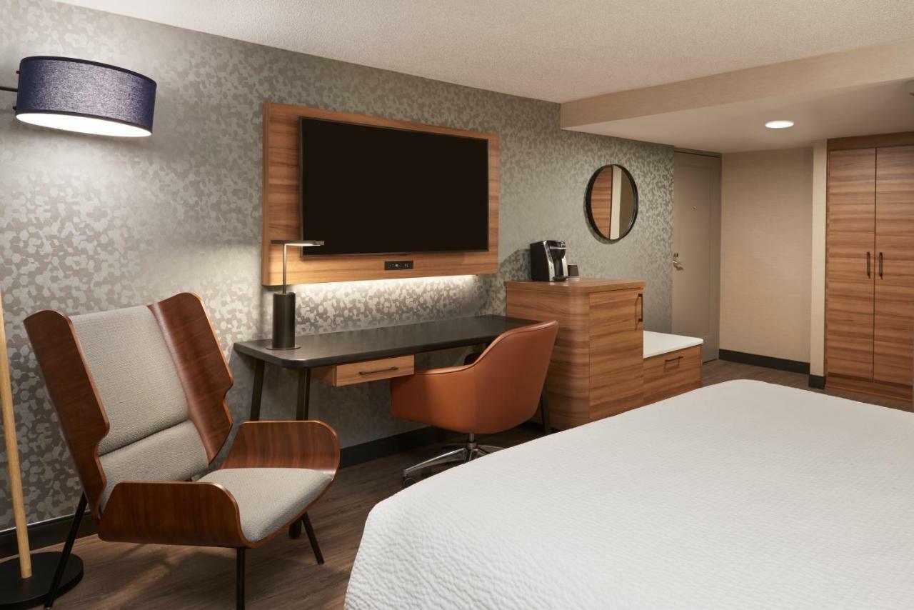 Fairfield Inn By Marriott Montreal Downtown Exterior foto